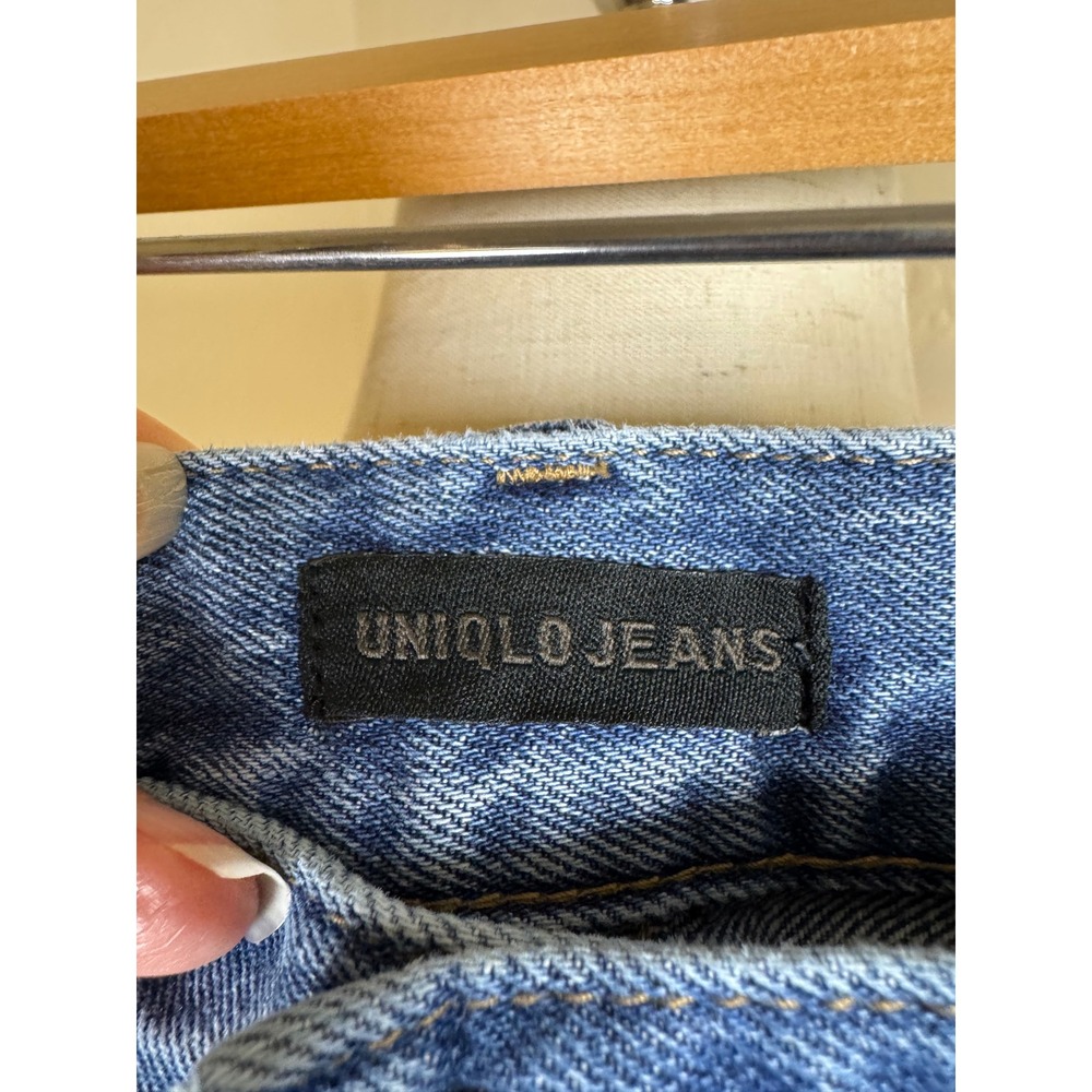 Uniqlo Jeans Womens 28 Blue Distressed High Rise Raw Hem Denim Shorts 439996 - Picture 2 of 5